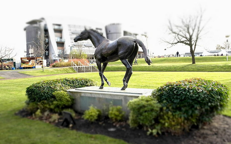 Red Rum Statue